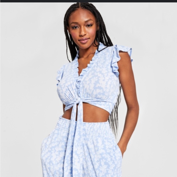 BAR III BLOOM FLUTTER SLEEVE TIE FRONT TOP - Picture 1 of 5